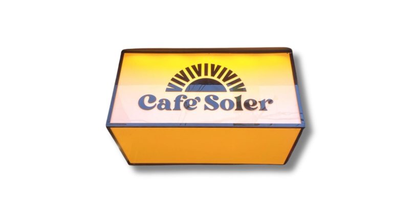 Aviso luminoso en acrílico LED de Café Soler